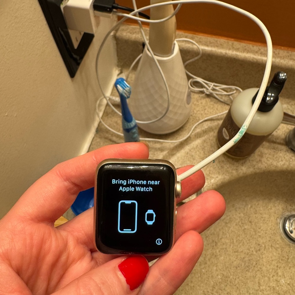 Apple series 3 Smartwatch - Black and Rose Gold